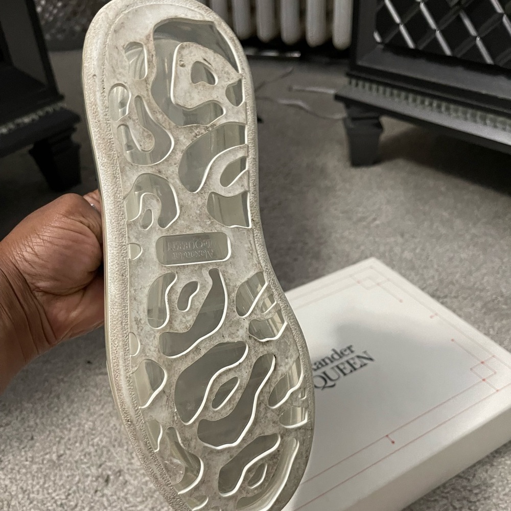 Alexander McQueen sneakers slightly worn … EXTRA shoe strings in Box